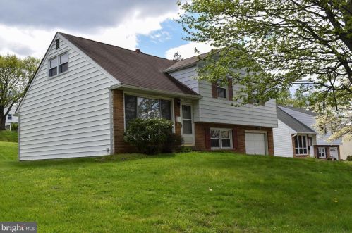 240 Redwood Rd, Norristown, PA 19406-1926