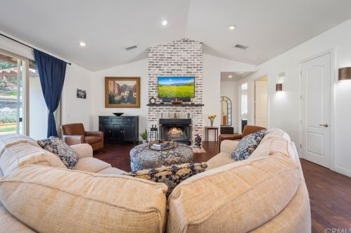 45155 De Portola Rd, Temecula, CA 92592-8612