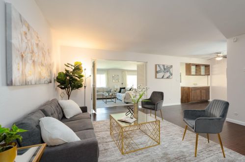 4659 Berwick Dr, San Diego CA 92117-4233 exterior