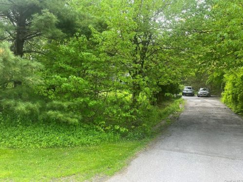 32 Myers Corners Rd, New Hamburg, NY 12590-3208