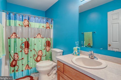 411 Mannering Dr, Dover DE  19901-5409 exterior