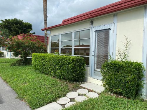 90 Seville F, Delray Beach, FL 33446-2102