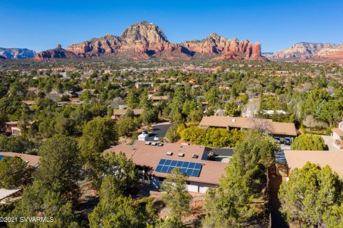 325 Panorama Blvd, Sedona AZ 86336-5537 exterior