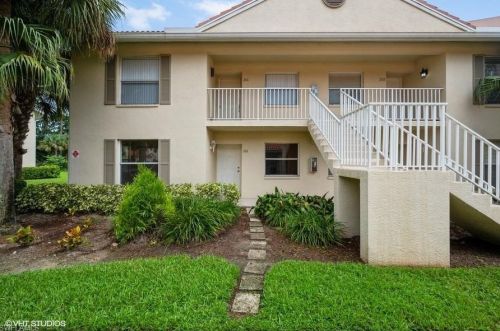 321 Robin Hood Cir, Naples, FL 34104-5421