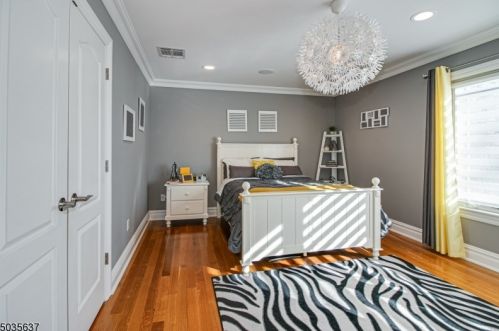 1 Mueller Pl, Warren NJ  07059-5703 exterior