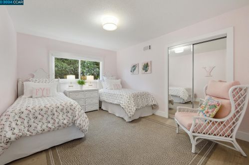 328 Glorietta Blvd, Orinda CA  94563-3204 exterior