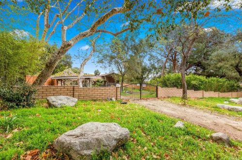 444 Lima St, Sierra Madre, CA 91024-1051