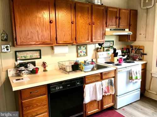 6 Lexington Ave, Camden NJ  08109-2014 exterior