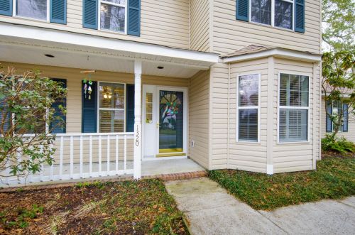1320 Gilead Rd, Mount Pleasant, SC 29466-8522