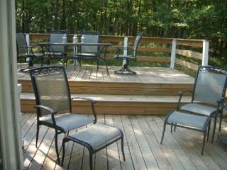 19 Renees Way, East Hampton NY  11937-1881 exterior