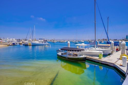 24 Bolivar St, Newport Beach CA  92663-4420 exterior