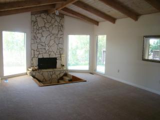 10770 New Ave, Gilroy, CA 95020-9063