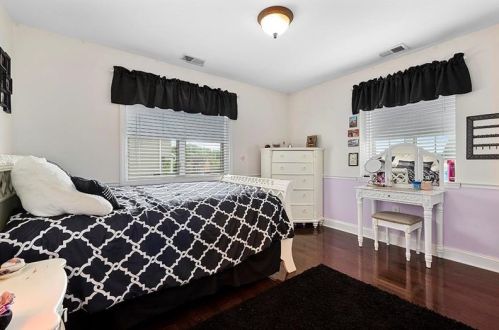 1015 Noble Pne Ct, Trafford PA 15085-9786 exterior