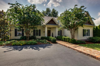 1925 Castleman Dr, Nashville, TN 37215-3901