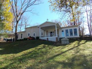 226 Cottage Cir, Linden, TN 37096-5136