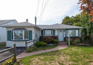 170 Jervis Ave, Copiague, NY 11726-5031