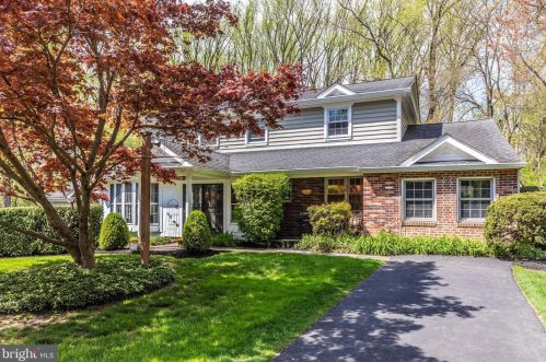 3241 Bruce Dr, Dresher, PA 19025-1637