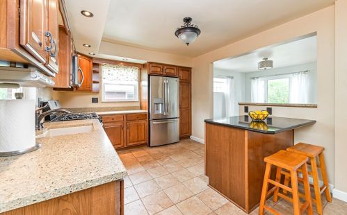 3437 Pinewood Dr, Whitaker PA  15120-1367 exterior