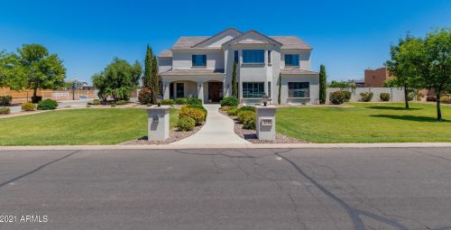 2710 Cattle Dr, Gilbert AZ  85297-8116 exterior