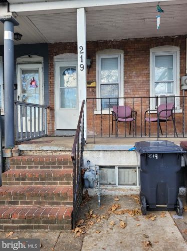 219 Dupont St, Wilmington, DE 19805-3539