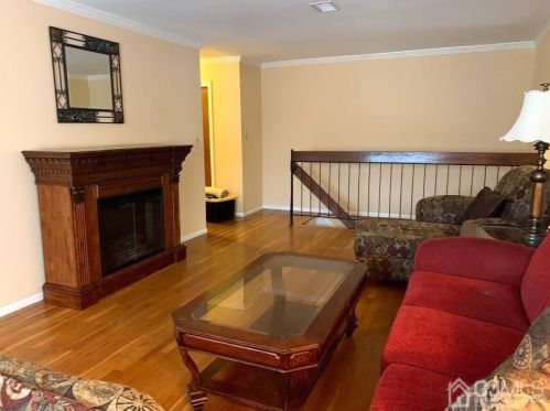 401 Sharon Garden Ct, Woodbridge, NJ 07095-4321