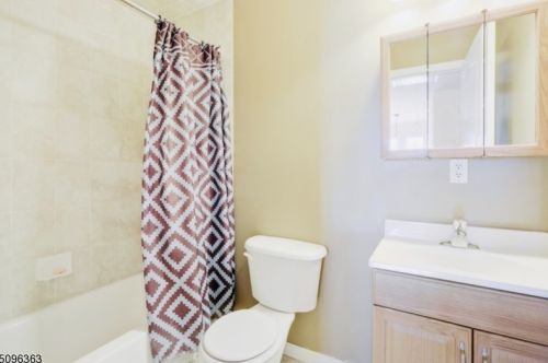 232 Woodland Ave, East Orange NJ  07017-2026 exterior