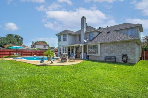 2213 Brooklake St, Denton TX  76207-1623 exterior