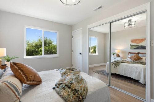 569 Crestmont Dr, Oakland CA 94619-2300 exterior