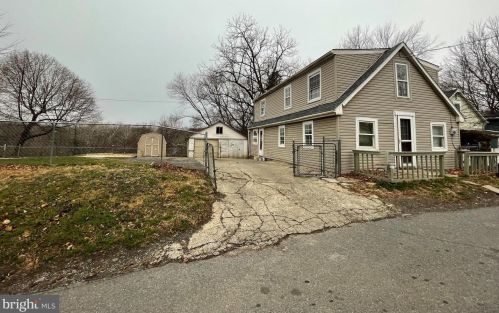 1335 Duke St, Lancaster, PA 17602-1228