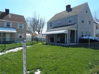 3204 14th St, Canton, OH 44710-2328