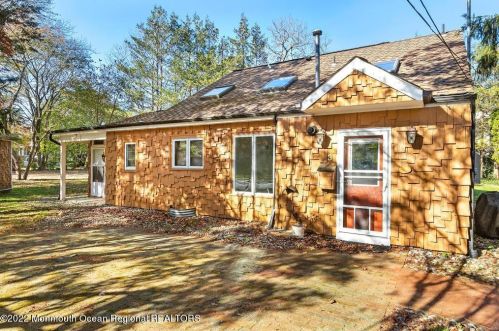 3 Beechwood Ave, West Long Branch, NJ 07764-1801