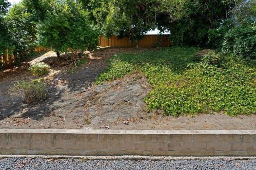 911 Concord Ct, Vista CA  92081-8925 exterior