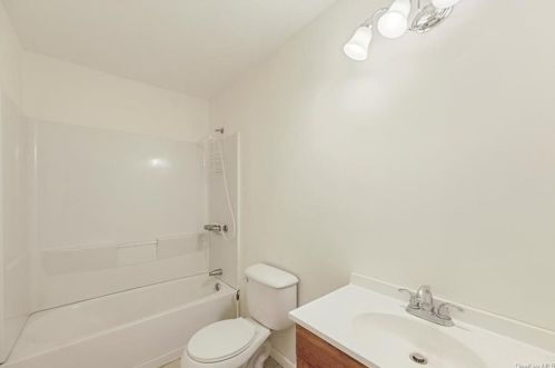 131 Watkins Ave, Middletown NY  10940-4530 exterior