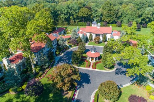 13 Tennis Court Rd, Muttontown, NY 11771-1815