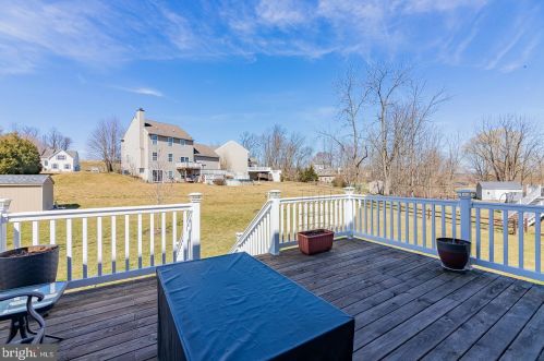 303 8th Ave, Parkesburg PA  19365-1359 exterior