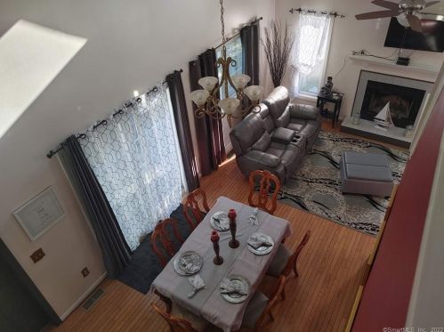 130 Elvree St, Manchester CT 06042-8240 exterior