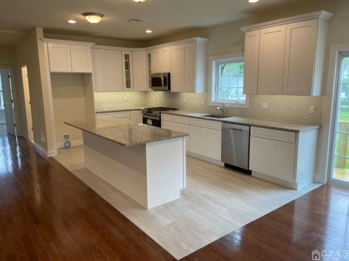 22 Herbert Dr, East Brunswick NJ  08816-2219 exterior
