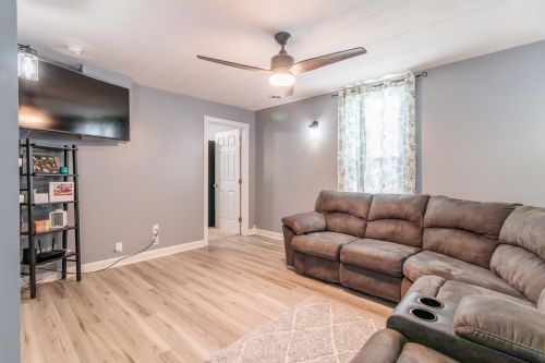 115 High St, Hebron OH  43025-9038 exterior