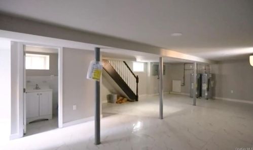 21 Terrace Ave, Mount Vernon NY  10550-1814 exterior