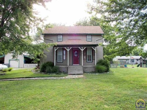 1525 Whittier St, Emporia, KS 66801-5285