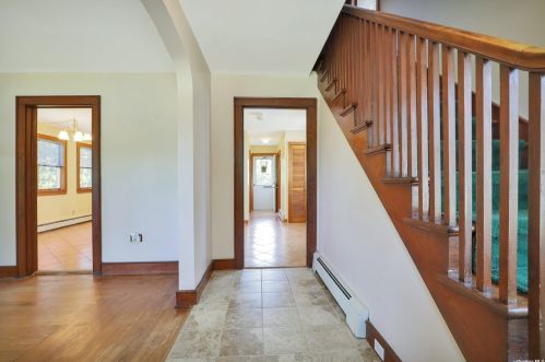 214 Ivy St, Muttontown, NY 11771-3017