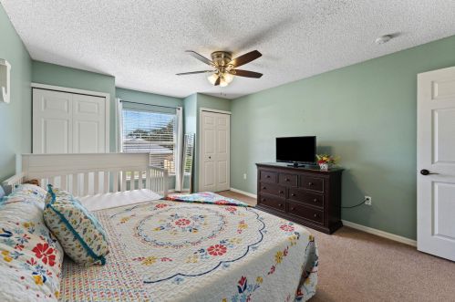 866 Abingdon Ave, Fort Pierce FL  34953-2861 exterior