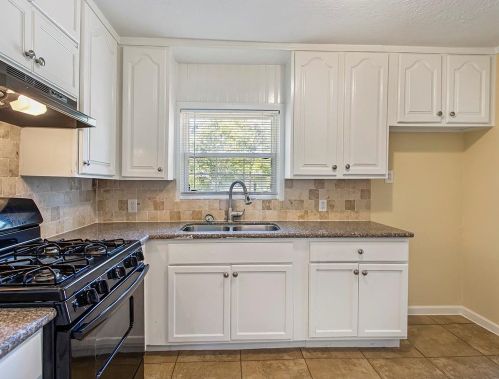 510 Kansas St, Morgans Point TX  77571-5431 exterior