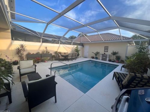 6036 Towncenter Cir, Naples FL  34119-9556 exterior