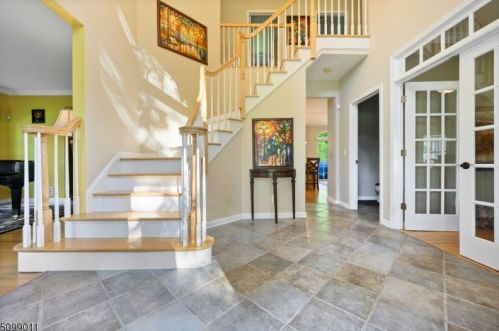 12 Stacey Ct, Sparta NJ  07871-1000 exterior