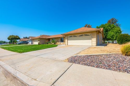 28021 Pebble Beach Dr, Menifee CA  92586-2501 exterior