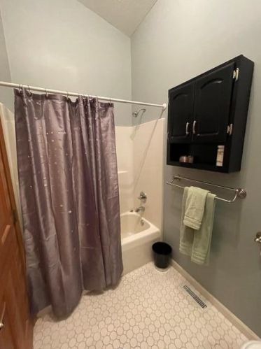 2310 Chickasaw Dr, London OH  43140-9014 exterior