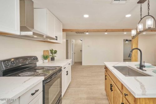1811 Encinas Ln, Phoenix AZ  85040-1414 exterior