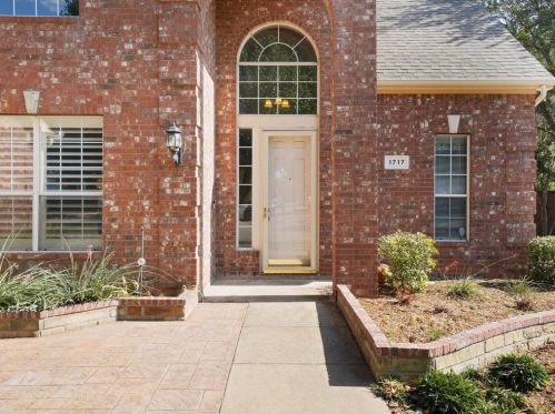 1717 Glen Hollow Ln, Lewisville, TX 75028-3790