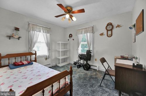 121 Charles Ave, Hanover PA 17331-3337 exterior